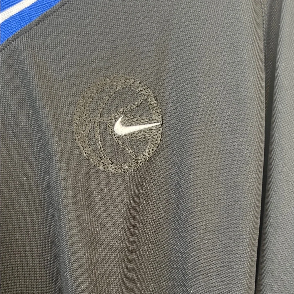 Vintage Nike Men's Black Basketball Shirt/Jersey with Blue Trim